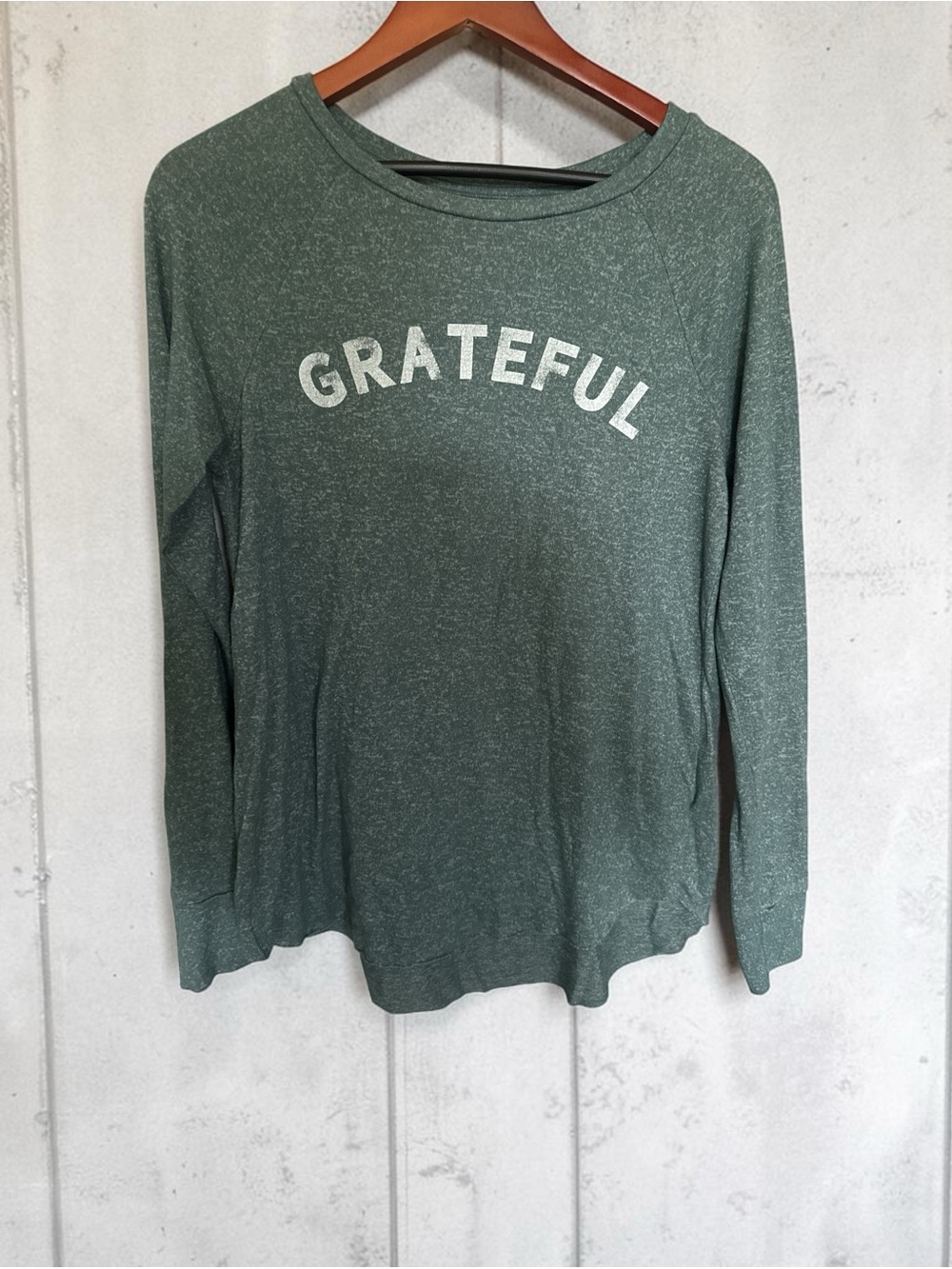 Green 'GRATEFUL' Graphic Long Sleeve Tee